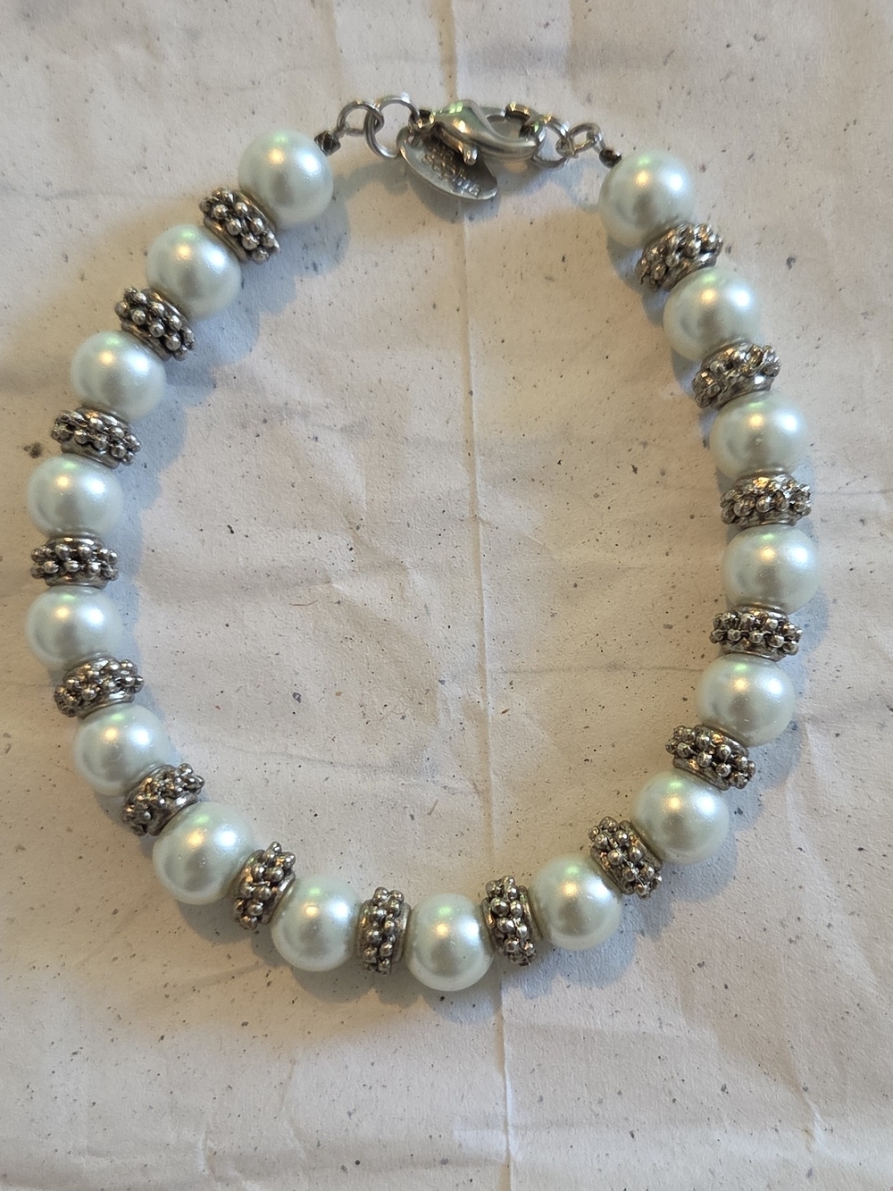 Vintage Lia Sophia White Faux Pearl Beaded Bracelet 8in Silver Tone